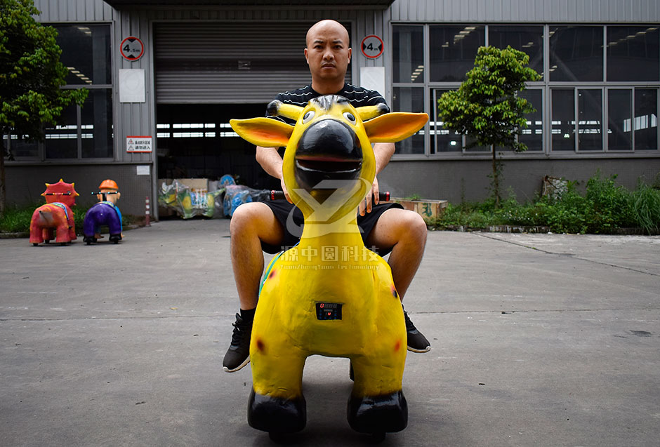 小鹿電動車，小鹿童車，商場騎的小鹿